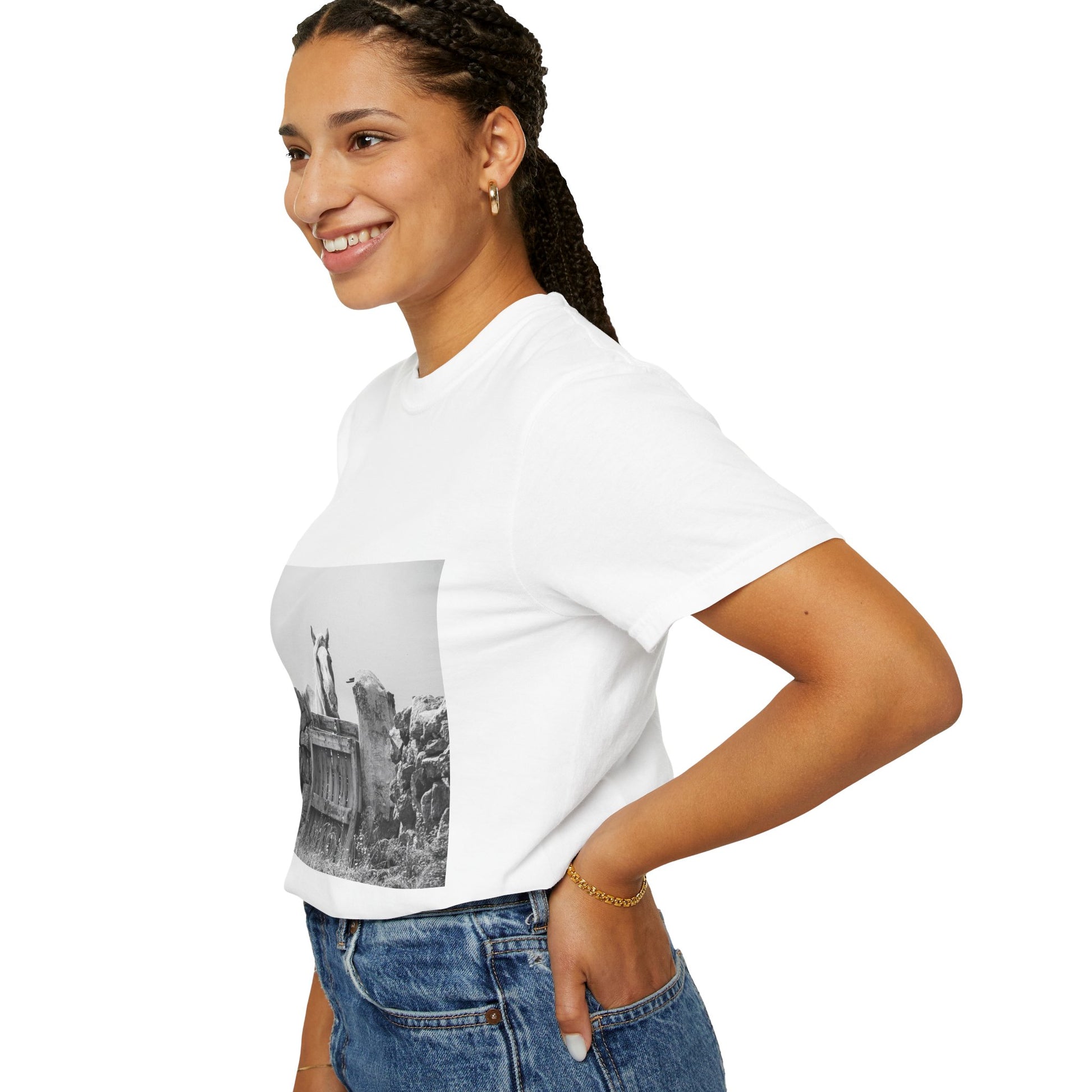 Monochrome Horse Graphic Tee | Casual Unisex T-Shirt for Animal Lovers, Gift for Friends, Birthday Present, Farmhouse Decor