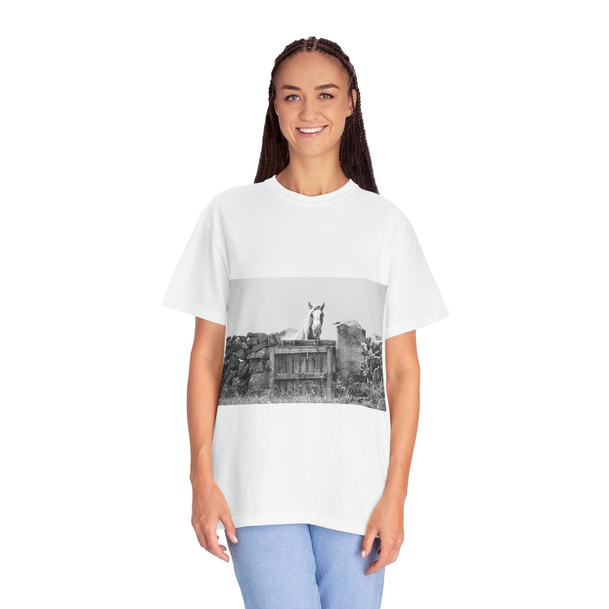 Monochrome Horse Graphic Tee | Casual Unisex T-Shirt for Animal Lovers, Gift for Friends, Birthday Present, Farmhouse Decor
