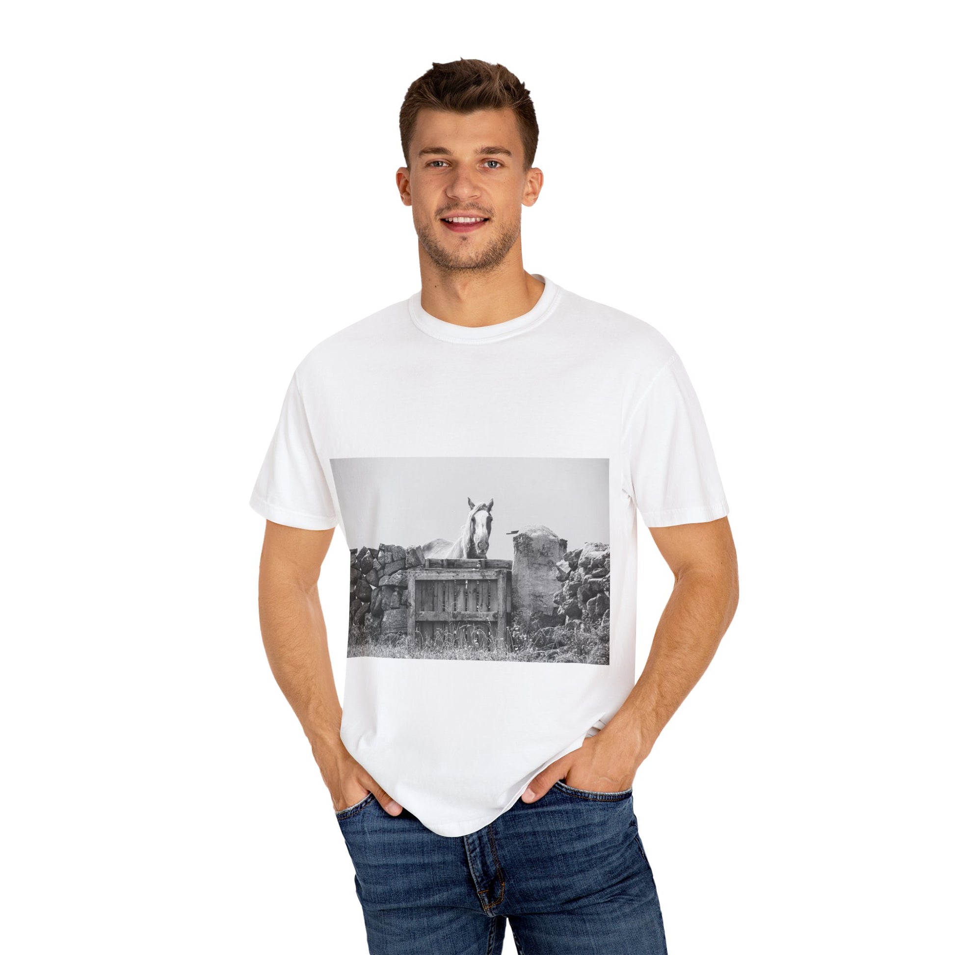 Monochrome Horse Graphic Tee | Casual Unisex T-Shirt for Animal Lovers, Gift for Friends, Birthday Present, Farmhouse Decor