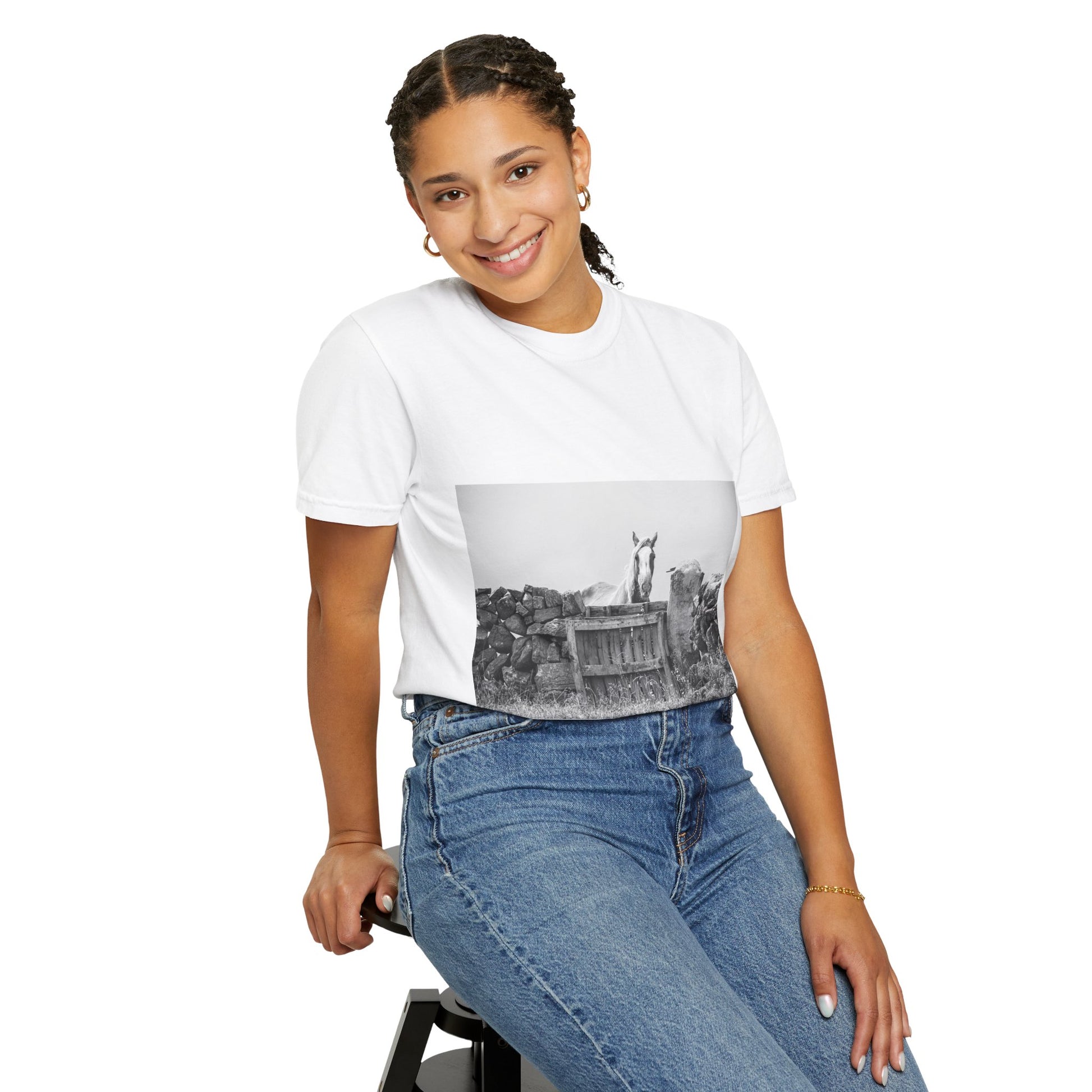 Monochrome Horse Graphic Tee | Casual Unisex T-Shirt for Animal Lovers, Gift for Friends, Birthday Present, Farmhouse Decor